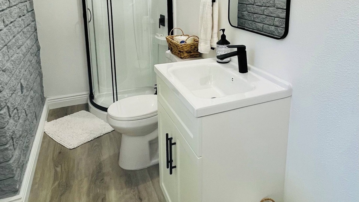 Gainesville Apartment | Private suite with own entry in vibrant Gainesville