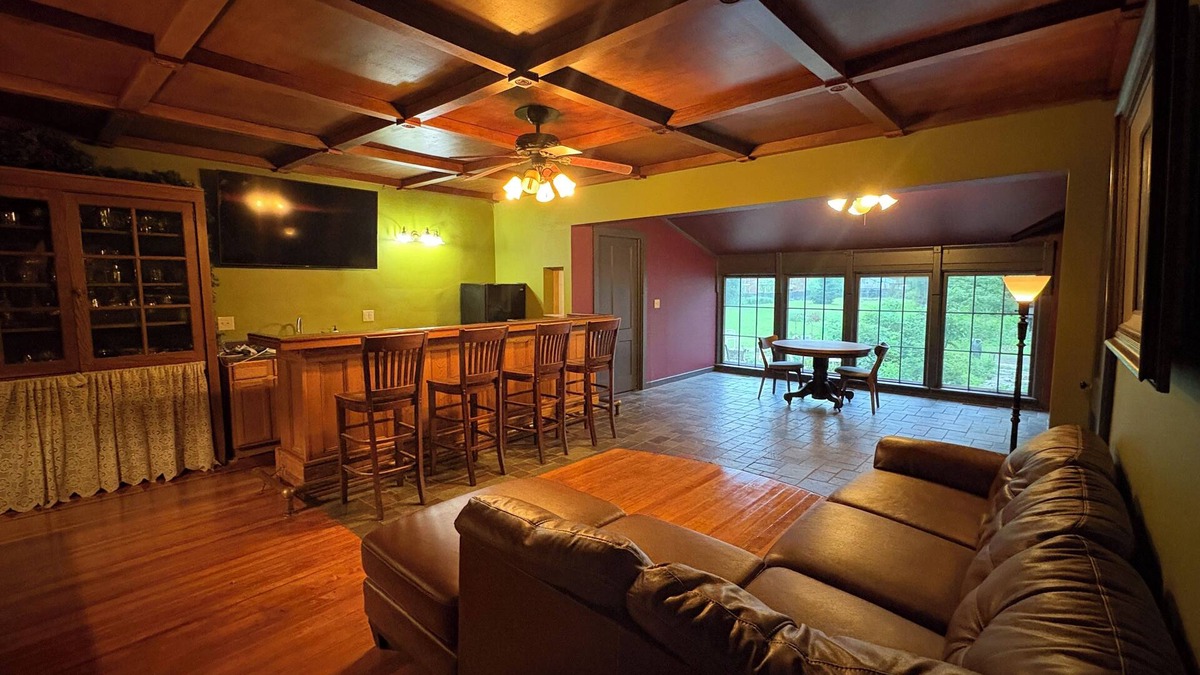 Worcester Apartment | Private Tavern, 3 bedrooms, WiFi & AC within an 1800's Victorian