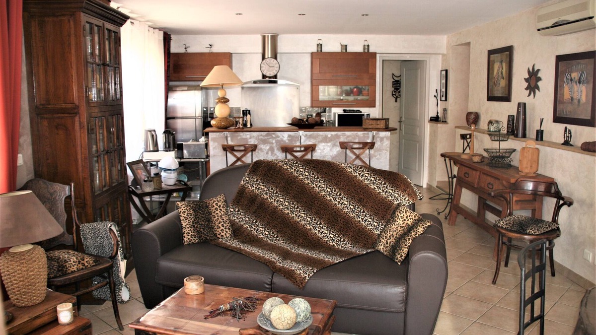 Ensues-la-Redonne House | PRIVATE TERRACE HOUSE AND GARDEN ON THE COTE BLUE NEAR THE SEA