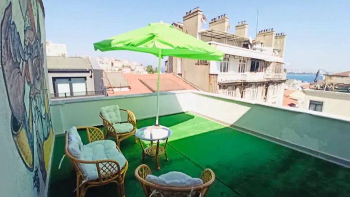 Karakoy Apartment | ★PRIVATE TERRACE ★UNIQUE VIEWS★ NEAR GALATA TOWER