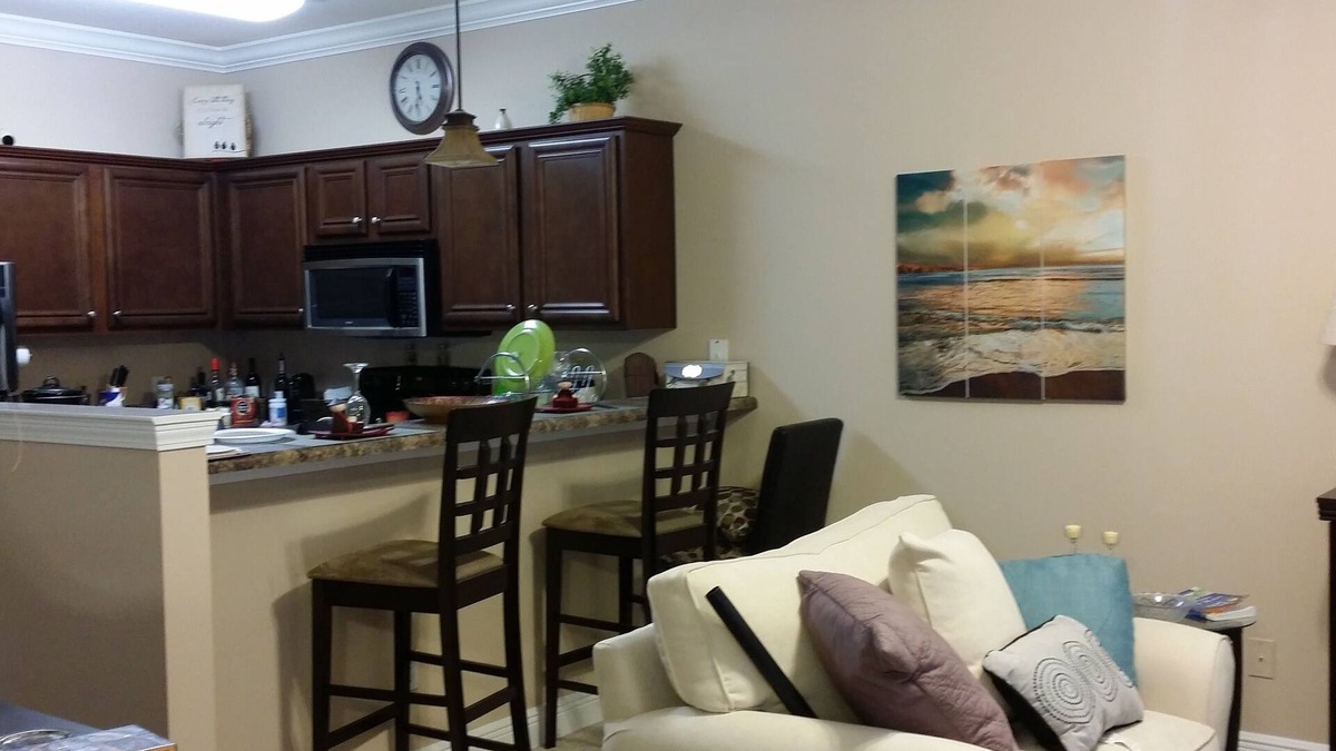Navarre House | Private Townhome in Serene area of Navarre.