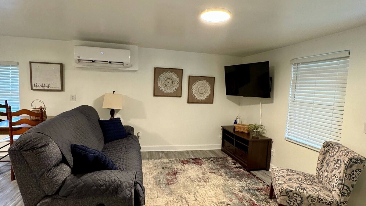 Roanoke Cottage | Private Tranquil Cottage- Close to Hospitals and Pet Friendly!