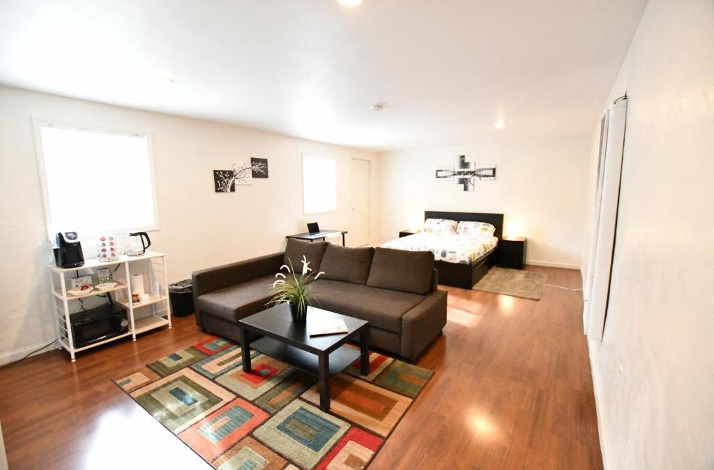 Daly City House | Private Unit/Private Bathroom Near BART & SF