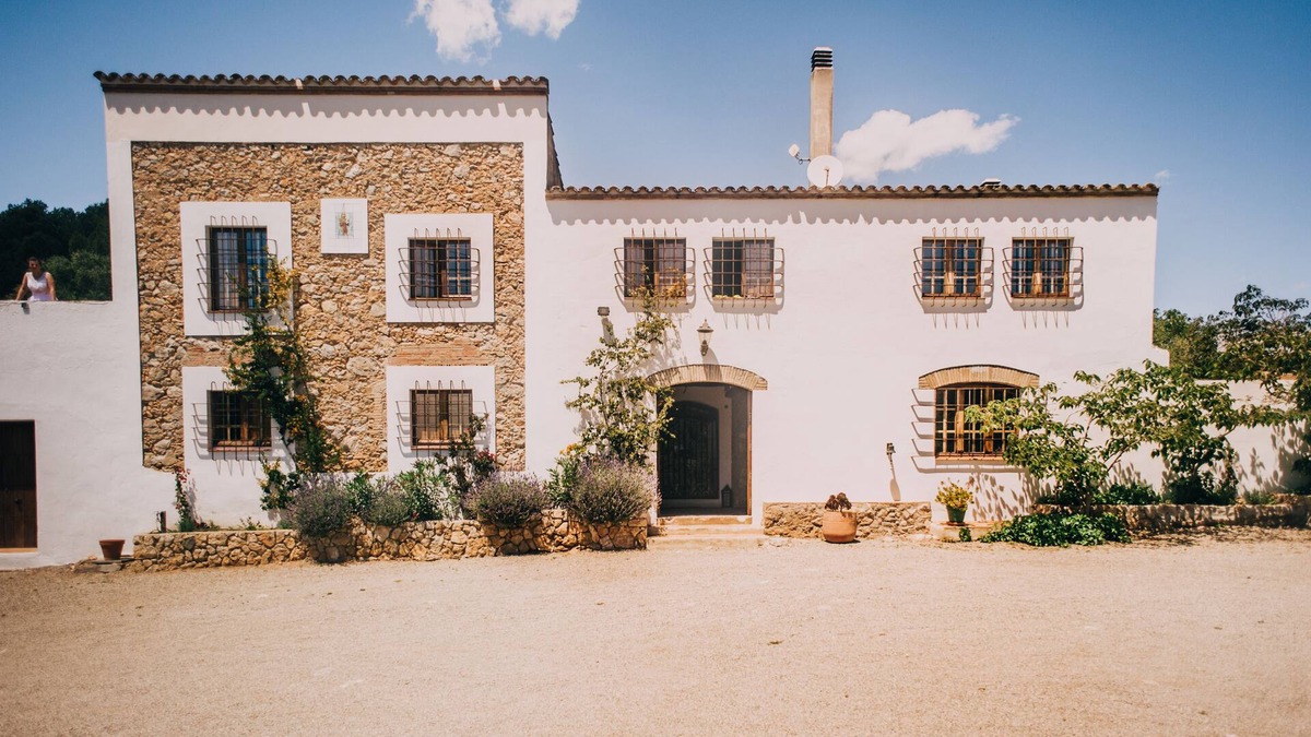Cunit Villa | Private, up to 28 guests, pool, 3km beach, family, weddings, offsite meetings
