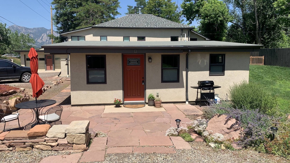 Boulder Cottage | Private Upscale Cottage at the Trailhead - Rural Feel, 2 Minutes to Boulder