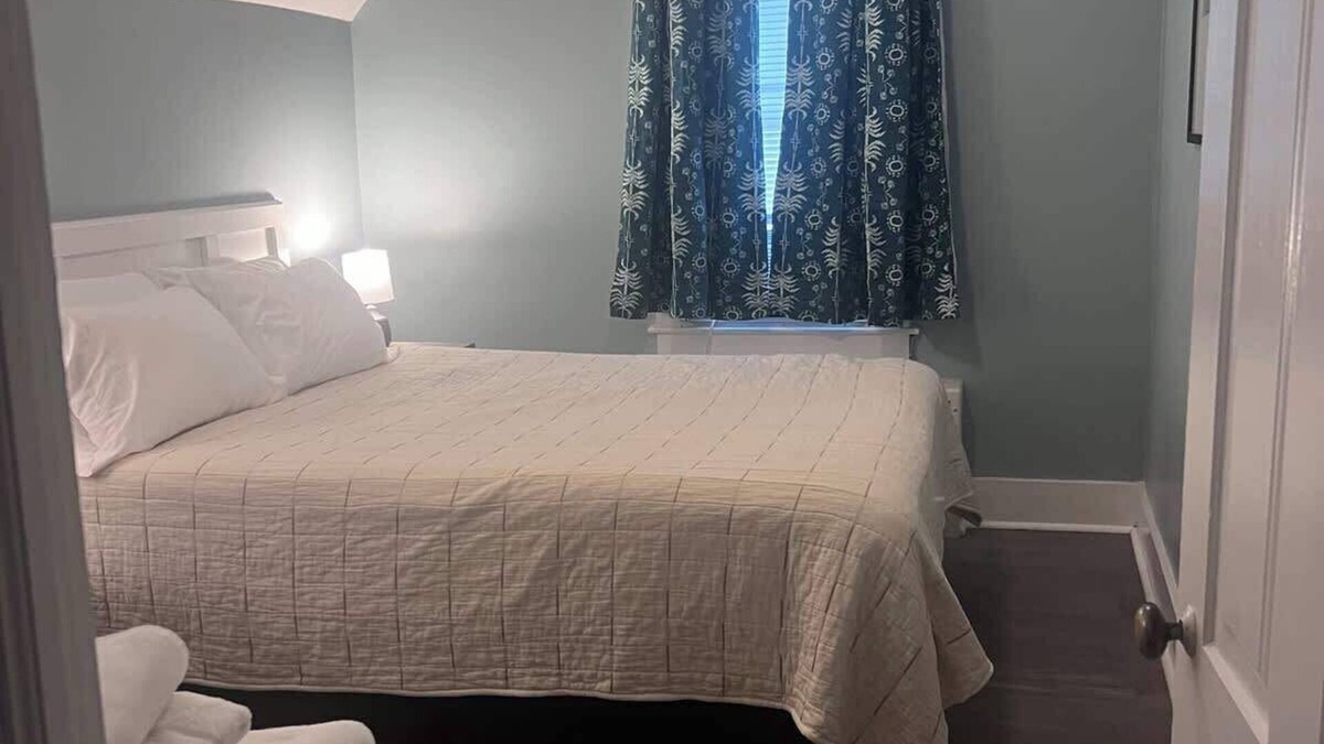 Brainerd Apartment | Private upstairs APT by Gregory Park