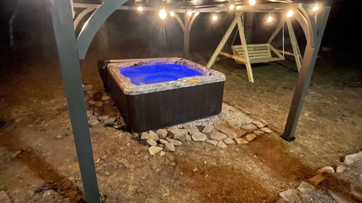 Tunkhannock Township House | Private Vacation House w Pool/Hot Tub/Fire pit and Games