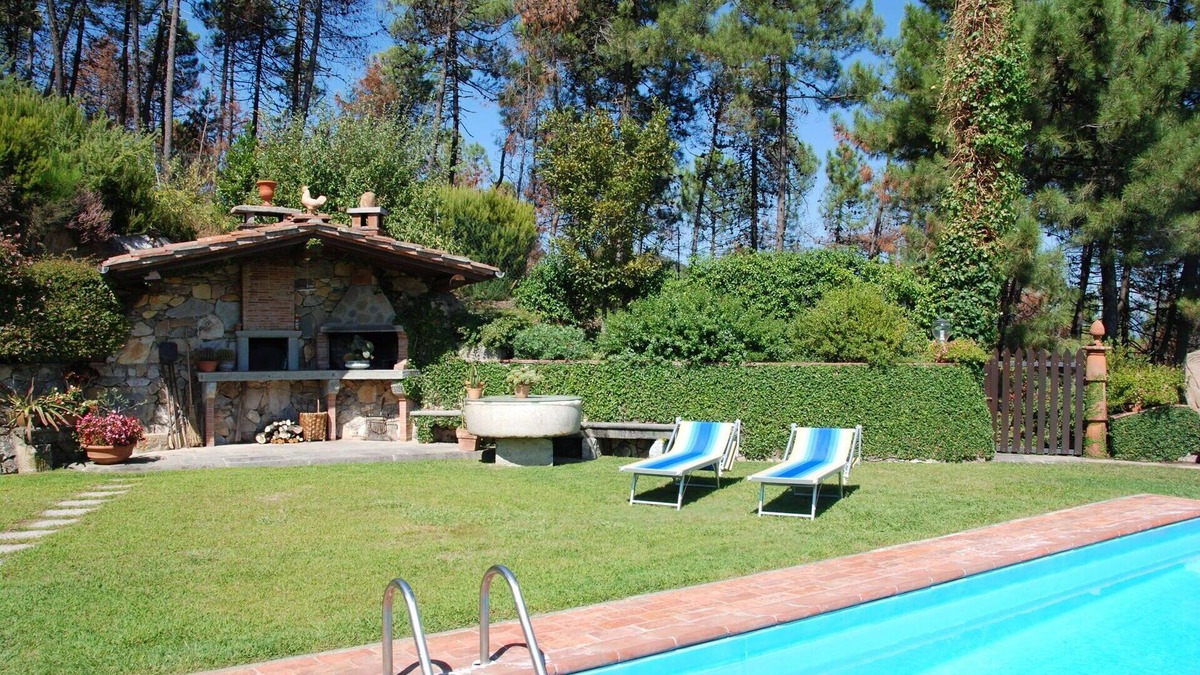 SantʼAndrea di Compito Villa | Private Villa with WIFI, A/C, private pool, TV, terrace, panoramic view, parking, close to Lucca