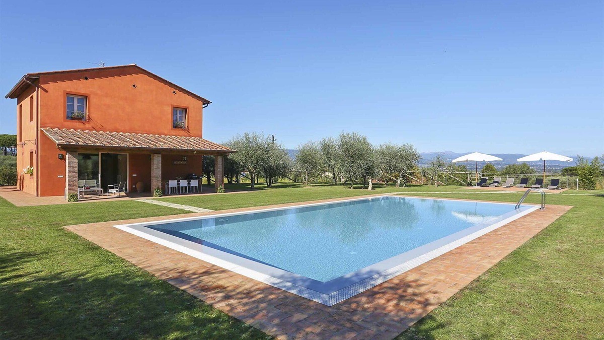 Colle di Compito Villa | Private Villa with WIFI, A/C, private pool, TV, veranda, panoramic view, parking, close to Lucca