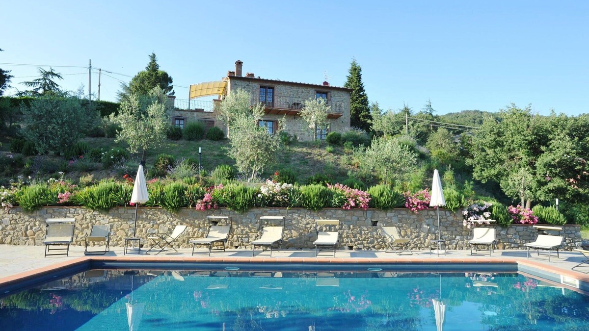 Lisciano Niccone Villa | Private Villa with WIFI, private pool, A/C, TV, terrace, panoramic view, parking, close to Cortona