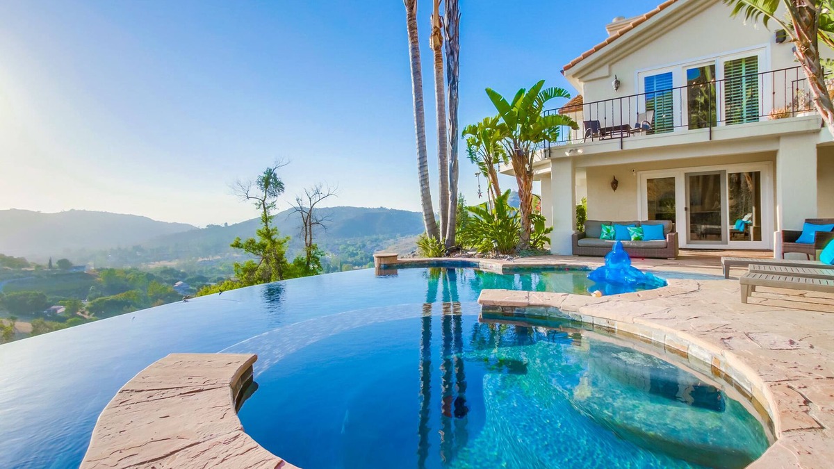 Valley Center House | Private Villa with Infinity Pool and Game Room