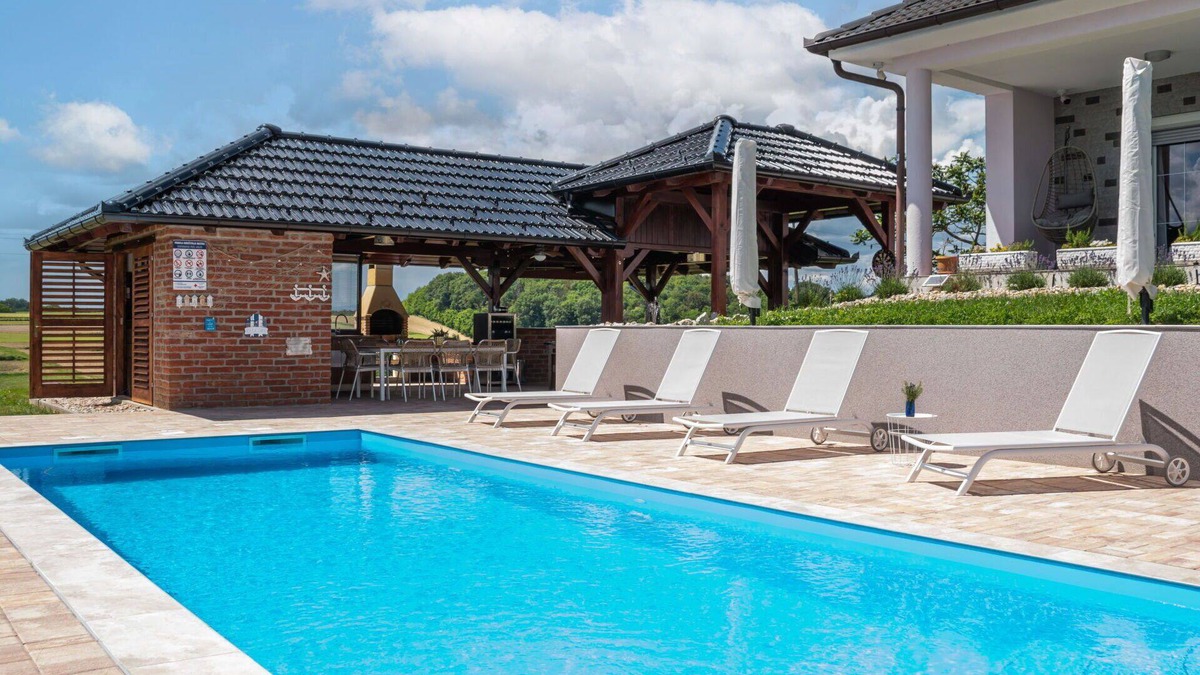 Municipality of Krizevci House | Private Villa with A/C, WIFI, private pool, TV, terrace, pets allowed, panoramic view, parking