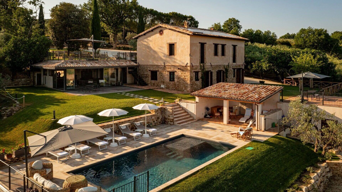 Castel Ritaldi Villa | Private Villa with A/C, WIFI, private pool, TV, patio, panoramic view, parking, close to Spoleto