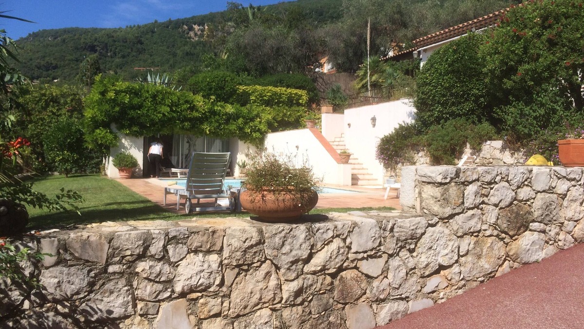 Magagnosc Villa | Private Villa with pool house within idyllic provencal gardens