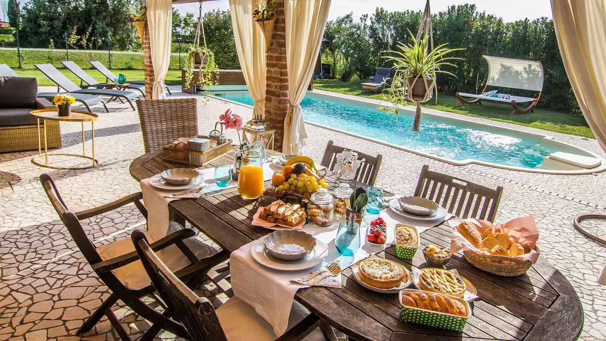 Ca' Pirami Villa | Private Villa with private pool, WIFI, A/C, hot tub, TV, pets allowed, panoramic view, parking