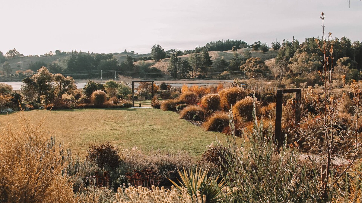 Tasman Cottage | Private Villa With Spectacular Estuary View