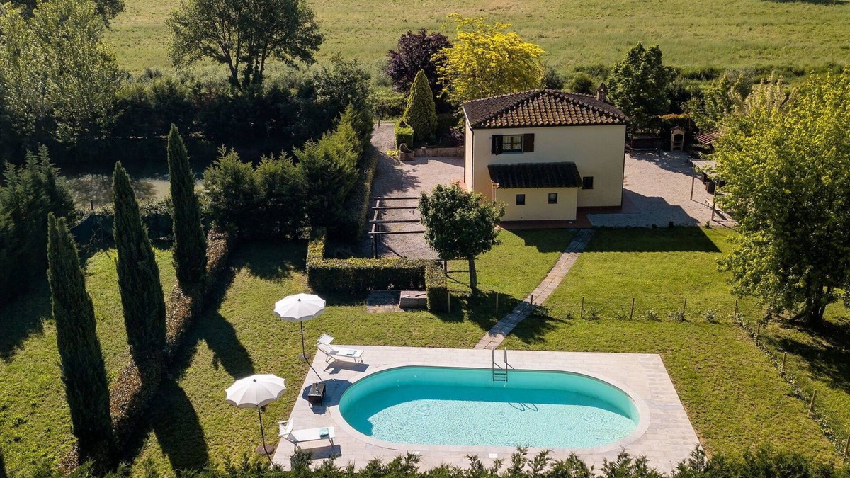 Santarello Villa | Private Villa with WIFI, private pool, A/C, patio, panoramic view, parking, close to Montepulciano