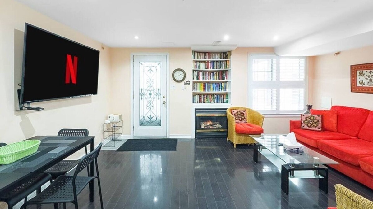 Churchill Meadows Apartment | Private Walk Out Garden Apartment With Patio and AC