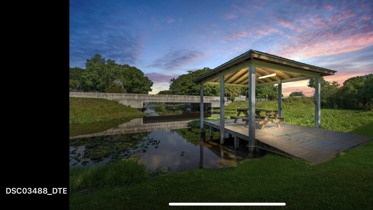Taylor Creek House | Private Waterfront Dock 3/2 Lakeside Home in Lake Okeechobee Florida