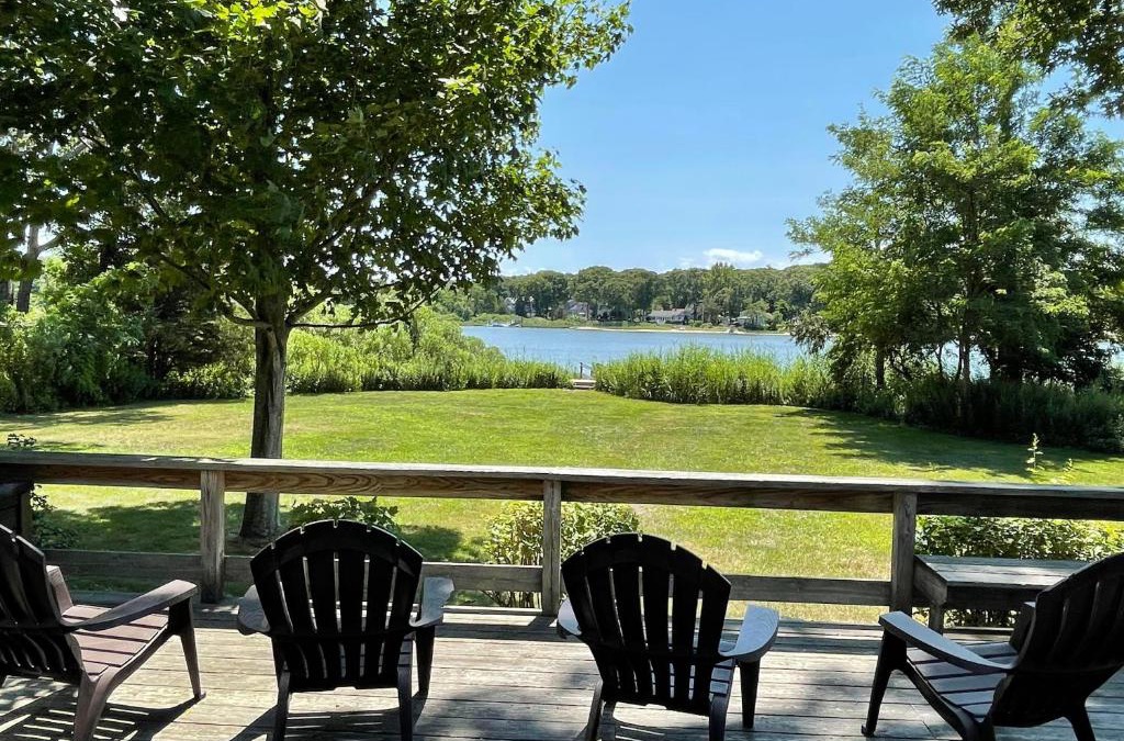 Southold House | Private Waterfront home Dock Kayak walk to Southold, near Greenp