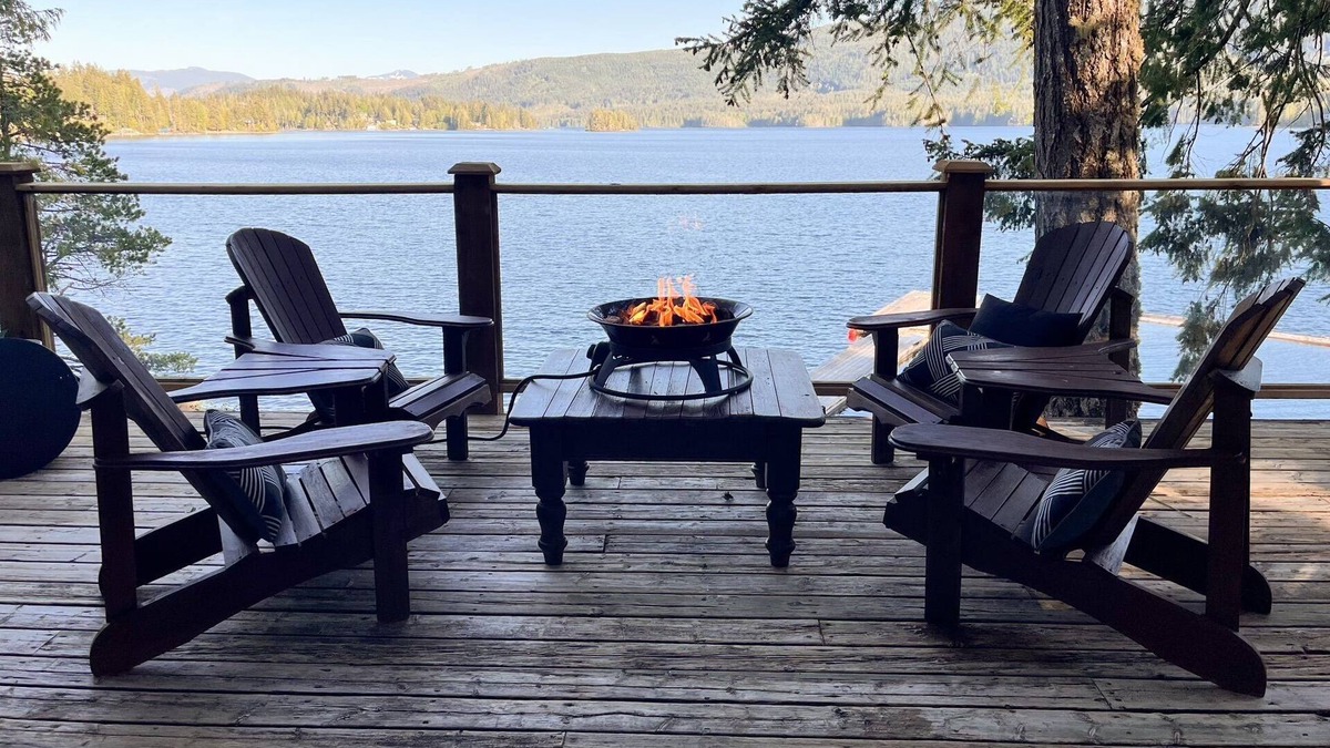 Sproat Lake Cottage | Private Waterfront Lakehouse on Sproat Lake. nQuiet and Serene, Easy Access.