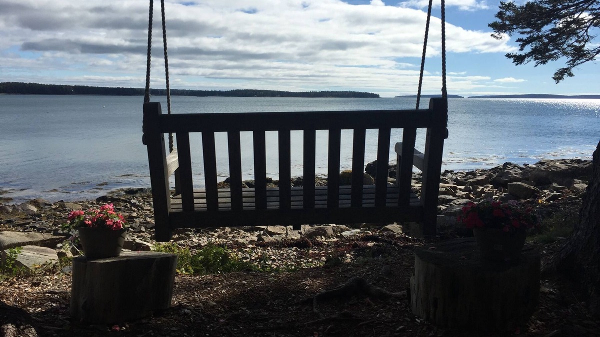 Bernard Cottage | PRIVATE WATERFRONT RETREAT MINUTES FROM ACADIA~ WEEK OF JULY 5th ~12 ON SALE NOW