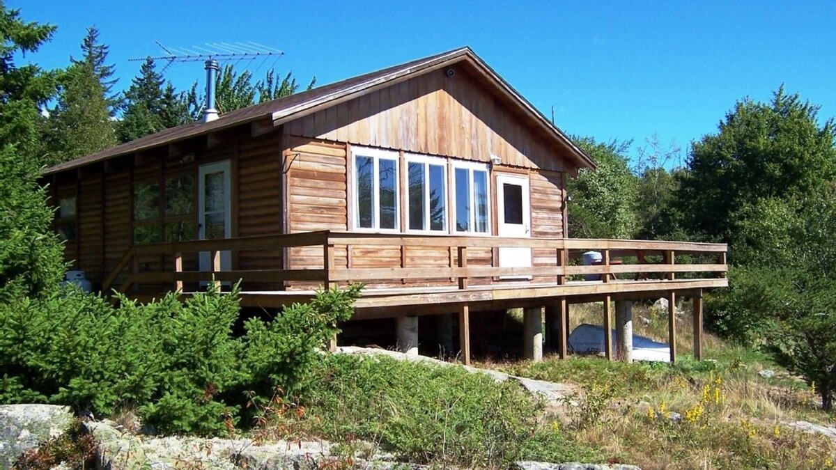 Birch Harbor Cottage | Private Waterfront Redwood Cottage on Harbor Near Acadia Schoodic Point