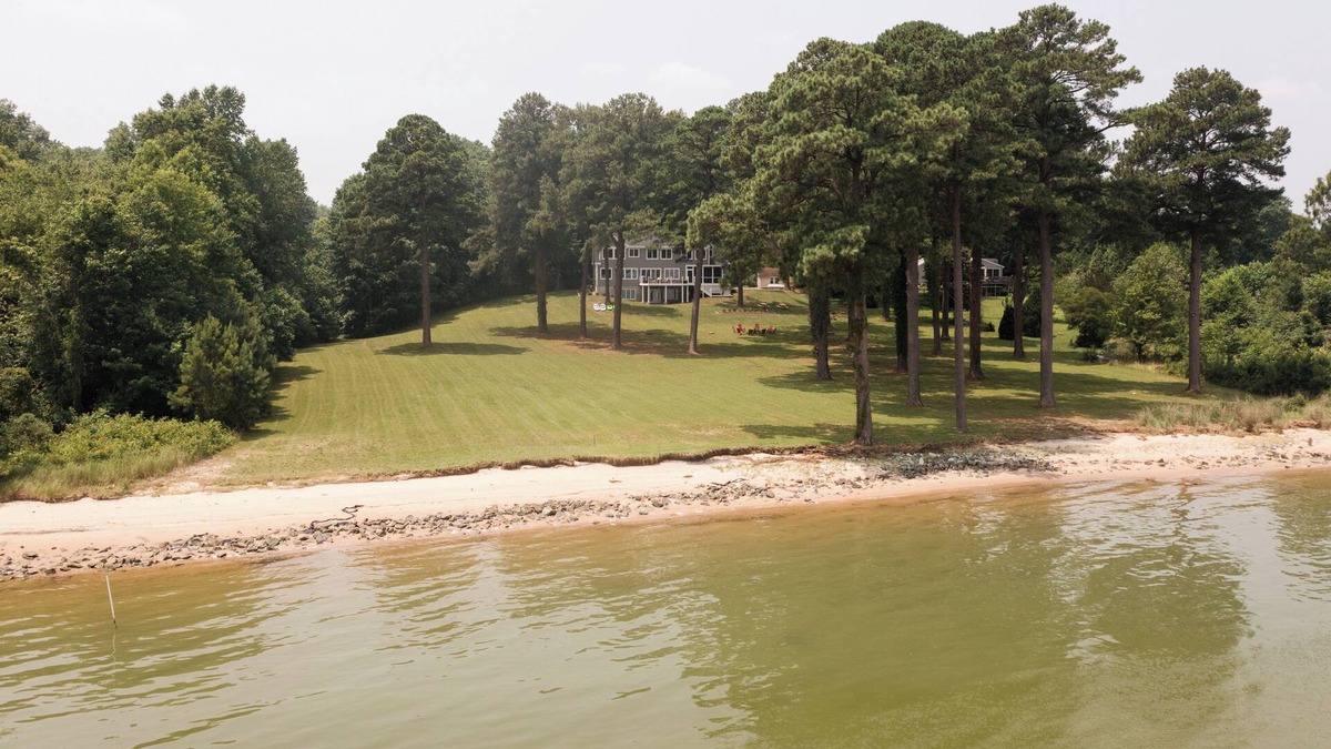 Saluda House | Private waterfront escape with endless river views, white sand beach and more!