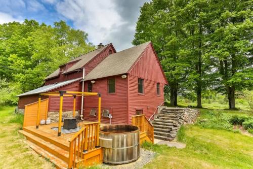 Gilboa House | Private Woodland Retreat with Cedar Hot Tub & Mt View