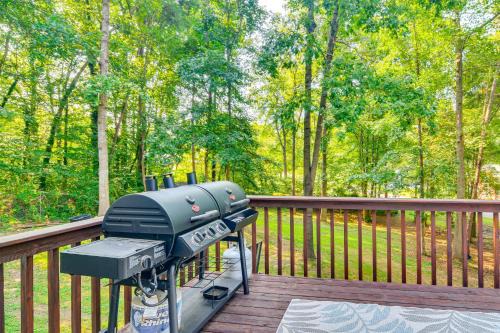 Wallburg House | Private Yard and Deck High Point Home Base!