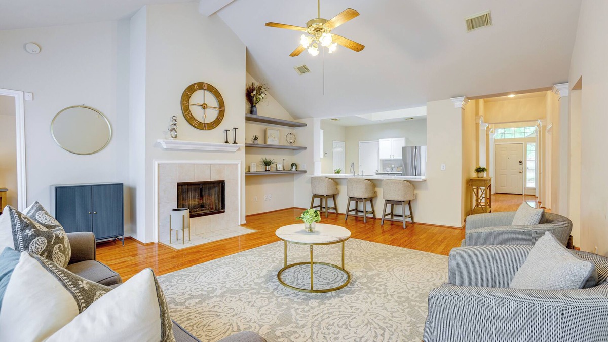 Clodine House | Private Yard + Gazebo: Quiet Houston Home