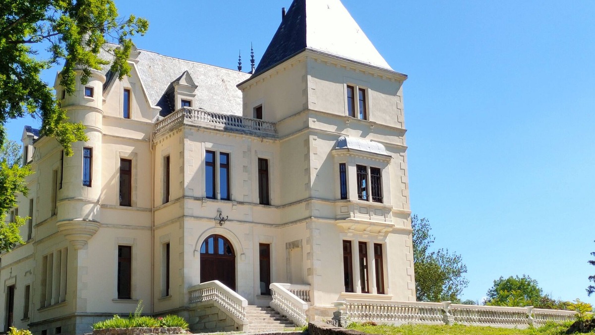 Chaptuzat Other | Privatize Château des Bérangers for your party or vacation!