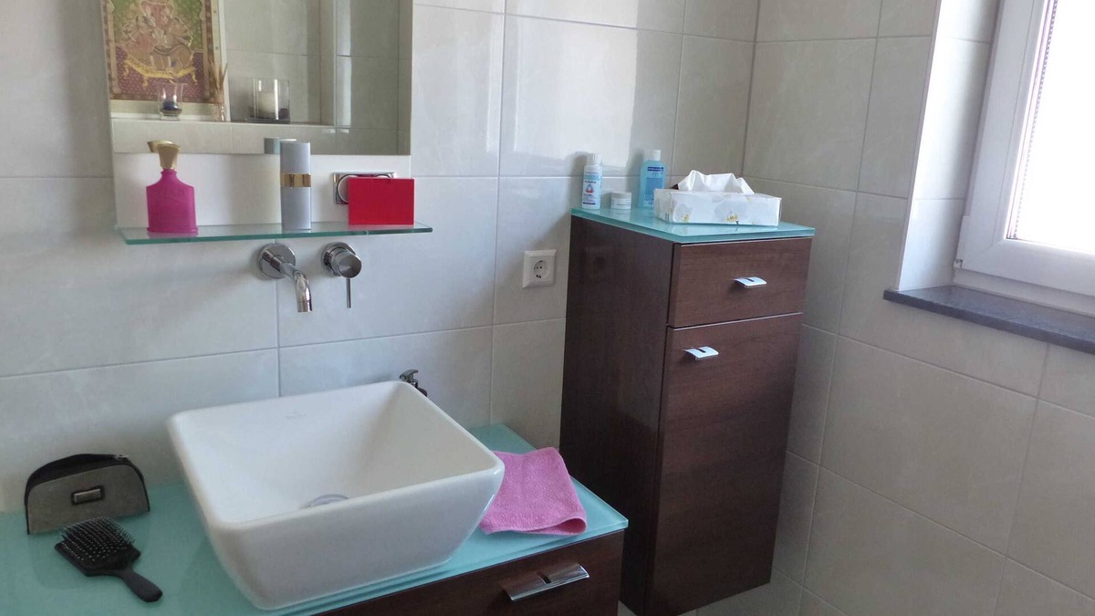 Munzingen Apartment | Privatzimmer 2 - Gasthaus Privatzimmer in Freiburg im Breisgau
