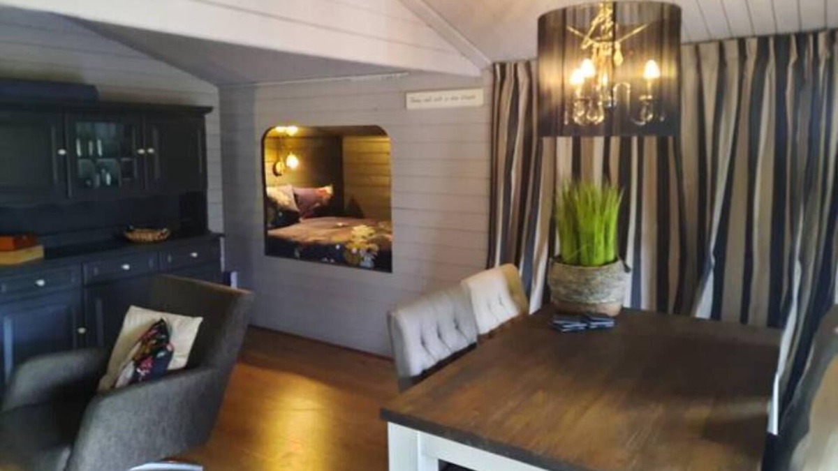 Hitzum Cottage | Prive jacuzzi, cows, dairyfarm, relaxing, sleeping