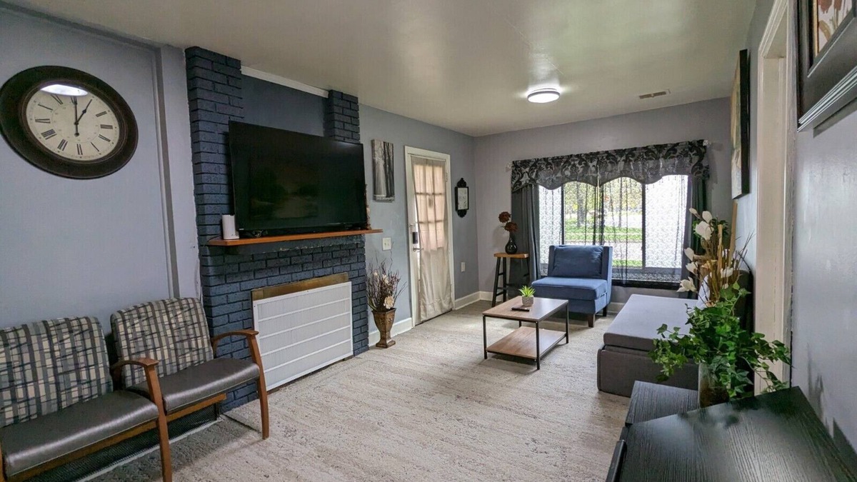 Kalamazoo Apartment | Privy Cozy Suite #3