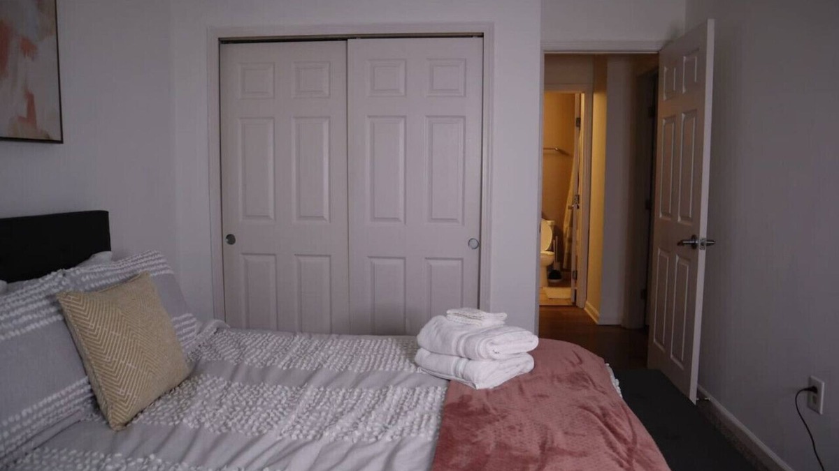 Downtown Cleveland Apartment | Prkg+Sauna+Gym|Rock & Roll Hall of Fame|+30 Day