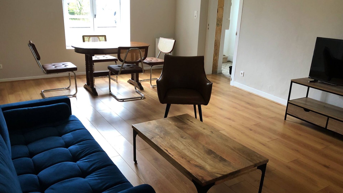 Longeville-les-Metz Apartment | Proche du Centre Ville, Appartement de 100m2, Deux Chambres, Parking Privatif
