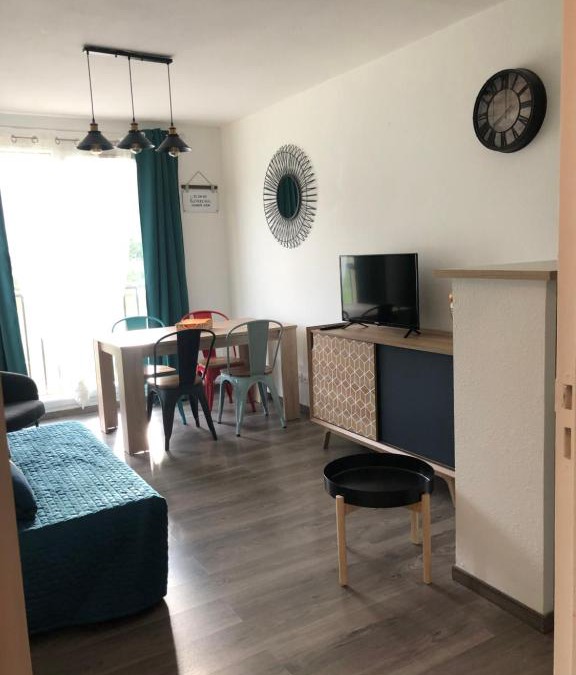 Equemauville Apartment | Proche Honfleur gite avec piscine