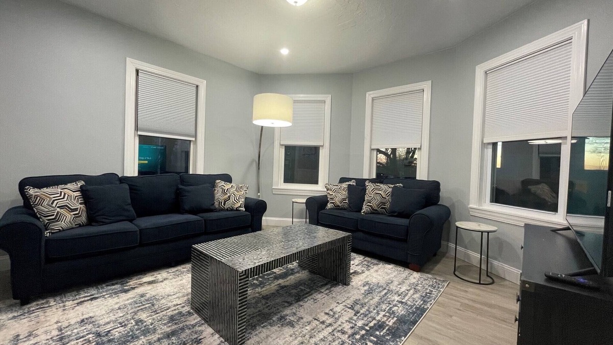 Worcester Apartment | Professional, Clean 2BD near Hospitals | HBHS