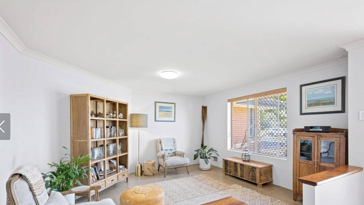 East Bunbury House | PROFESSIONAL/CONTRACTORS - CENTRALLY LOCATED, WELL APPOINTED PROPERTY
