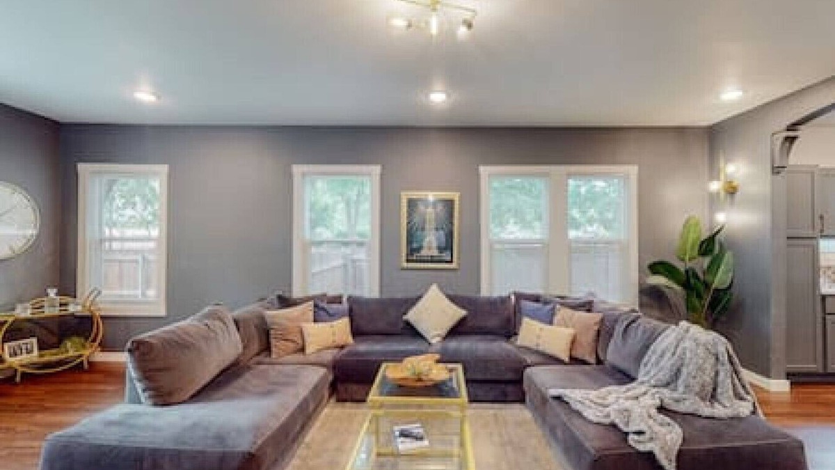 Central Arlington House | Prohibition Vibes | LUX | Mini Golf | Walk to AT&T