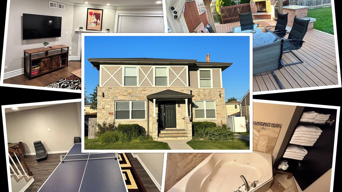 Westchester House | PROMO 10% WEEKLY AND 15% MONTHLY! Jacuzzi, King Beds, Easy Access to DT Chicago!