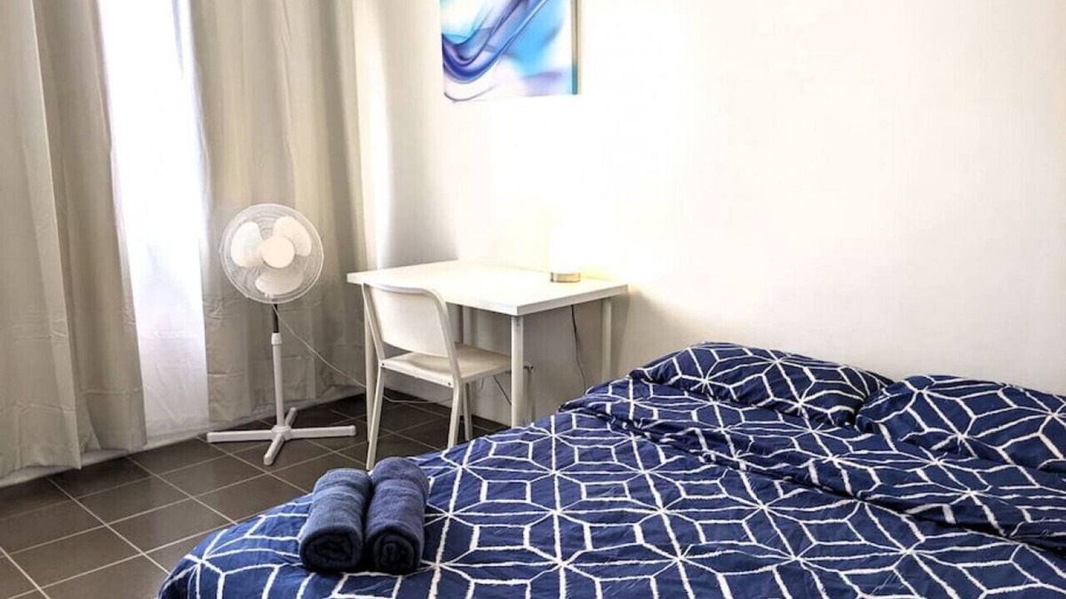Oak Park House | *Promo!* 2-Min to Train Station!