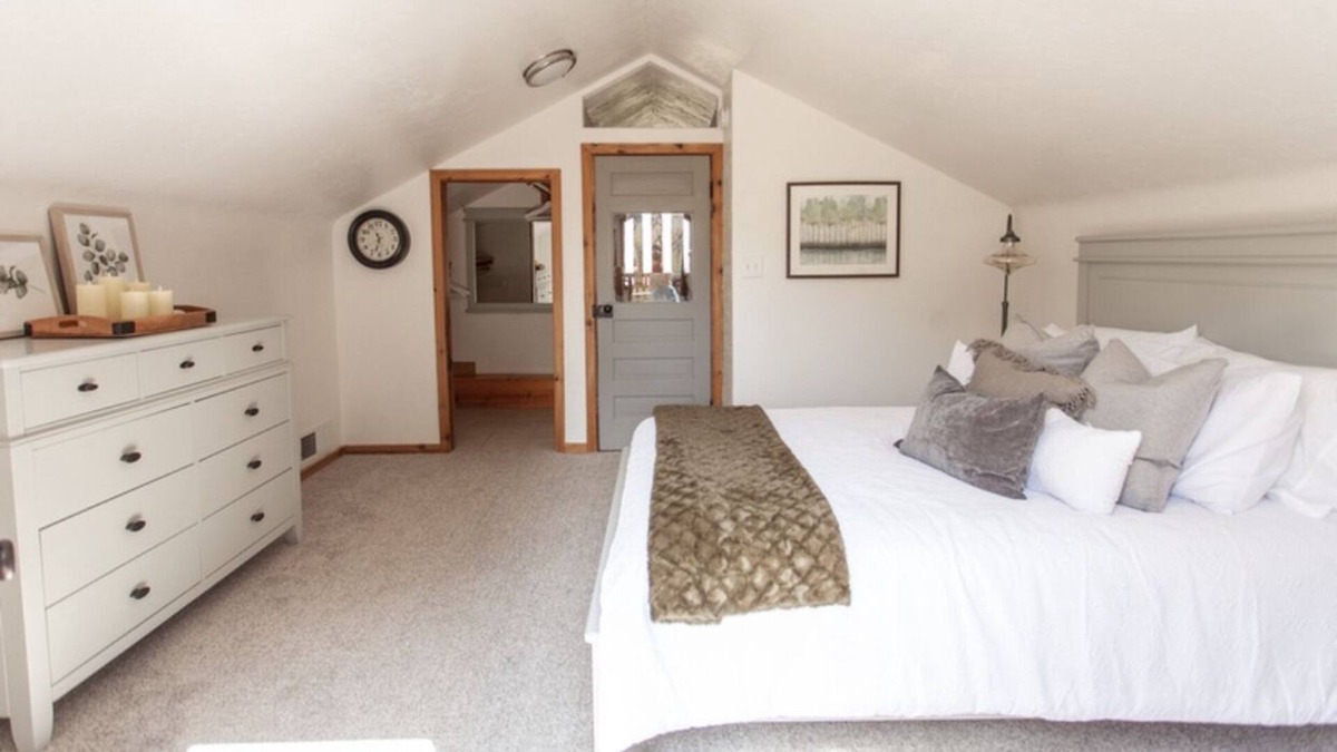 Larkspur Apartment | PROMO 5% WEEKLY AND 10% MONTHLY DISCOUNT! Mountain Hideaway Near Palmer Lake.