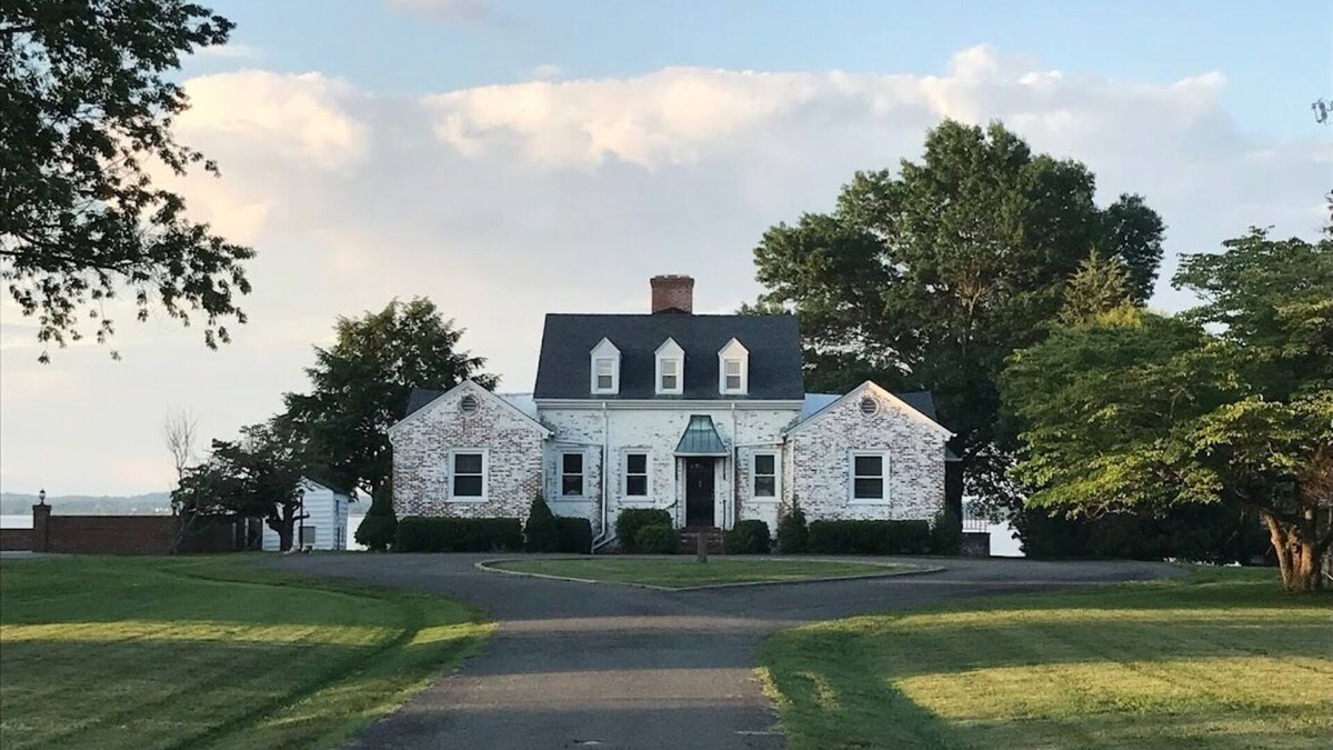 Tappahannock House | PROMO 8.20% WEEKLY AND 27.71% MONTHLY DISCOUNT!nRelax on the Rappahannock