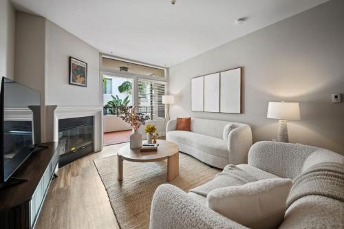 Westwood Apartment | Promo Casa Miel Heart of Westwood Luxury Condo