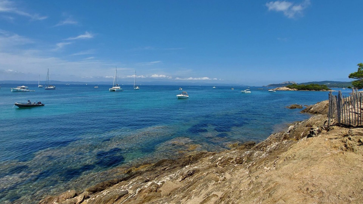 La Valette-du-Var Villa | PROMO Paradise with shaded terrace, garden, swimming pool, 15min from the sea