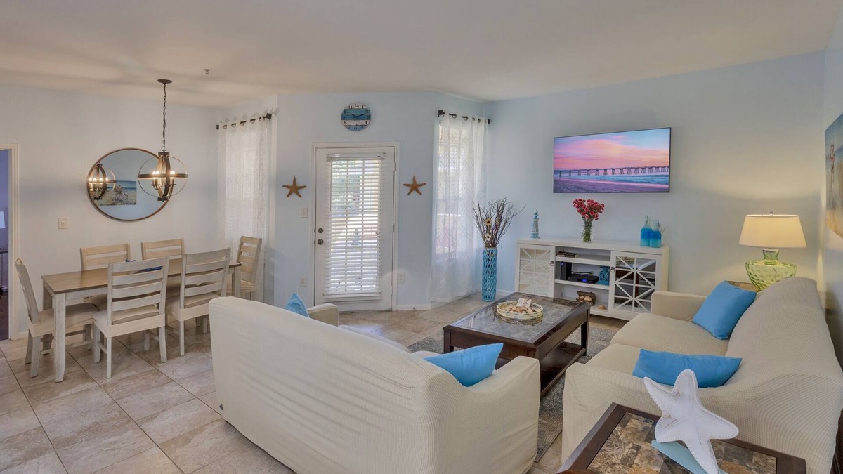 Clearwater Condo | PROMO PRICES!CLEARWATER BEACH 2beds,2baths,FREE WI-FI/Parking in gated comunity