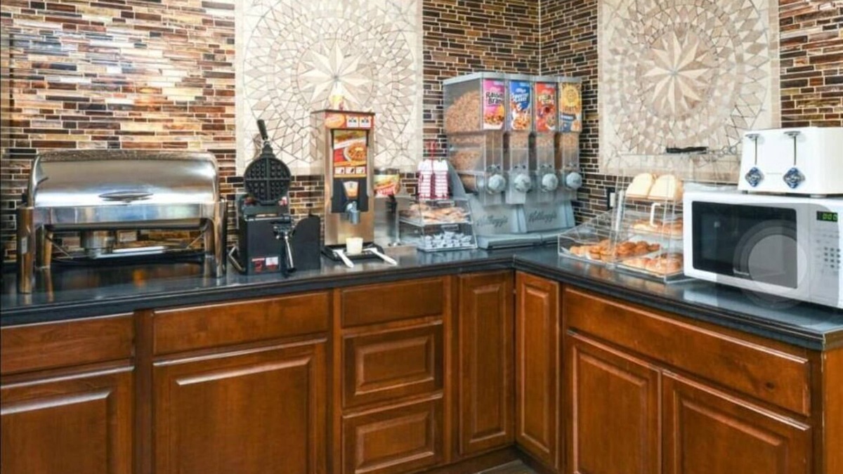 Rawlins Hotel | Pronghorn Inn