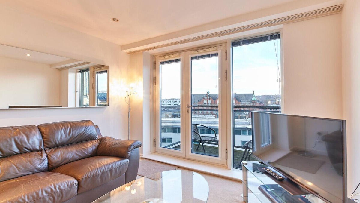 Newcastle-upon-Tyne Apartment | Properties Unique | Thornton